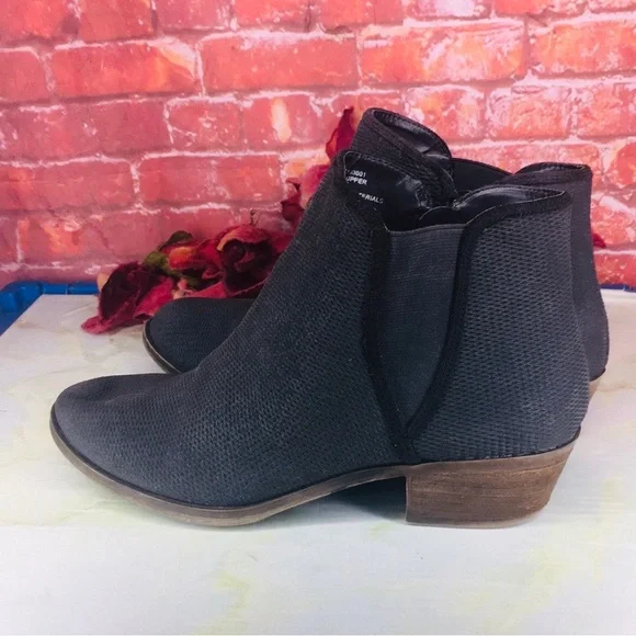 Kensie Gerona Gray Perforated Suede Ankle Boots - Picture 2 of 10